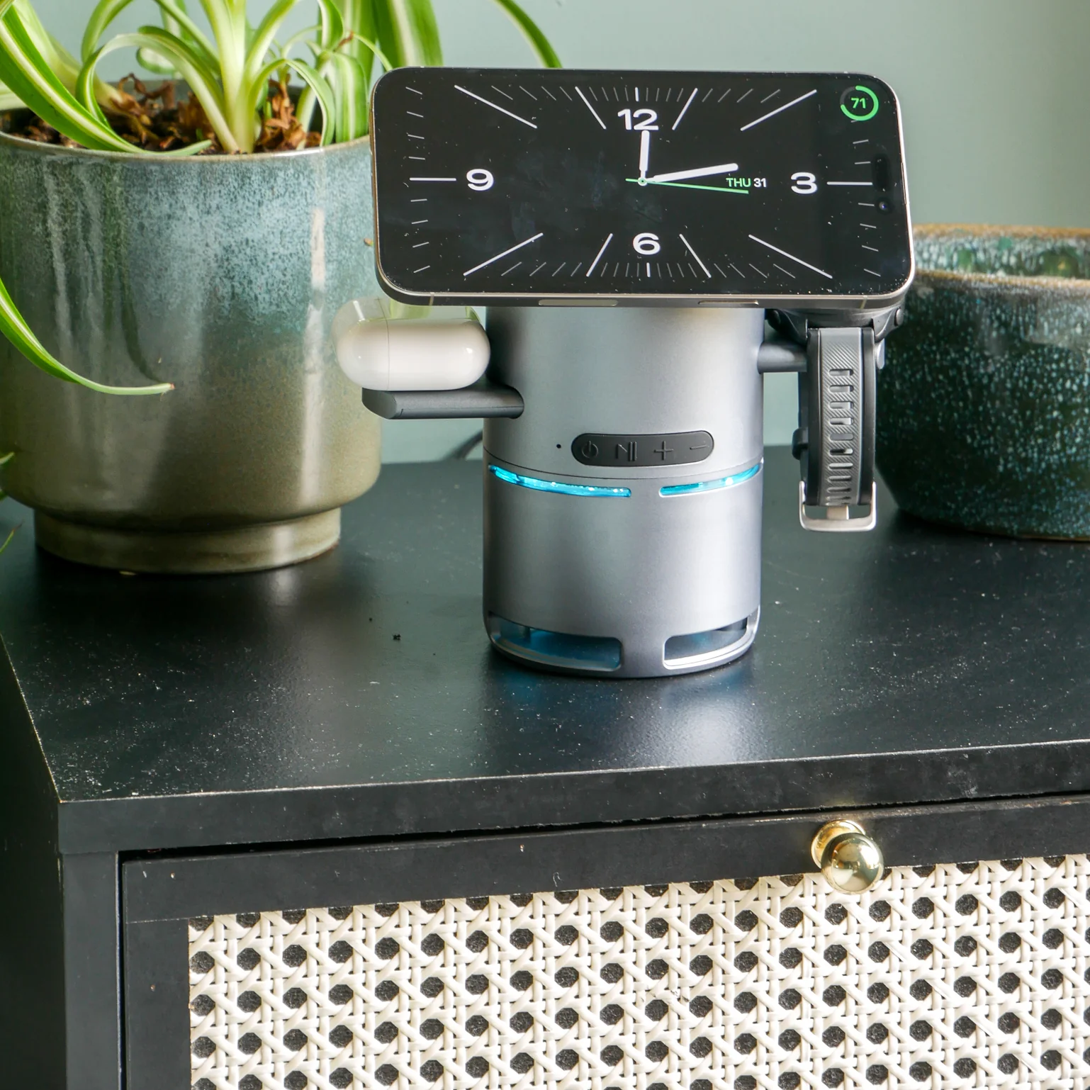 Steepletone Twist & Sound Multi-Funtion Wireless Charger - Image 3